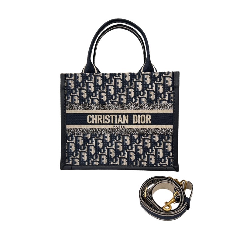 This is the Dior Book Tote mini (small/horizontal tote bag), one of Dior's most popular classic collections.