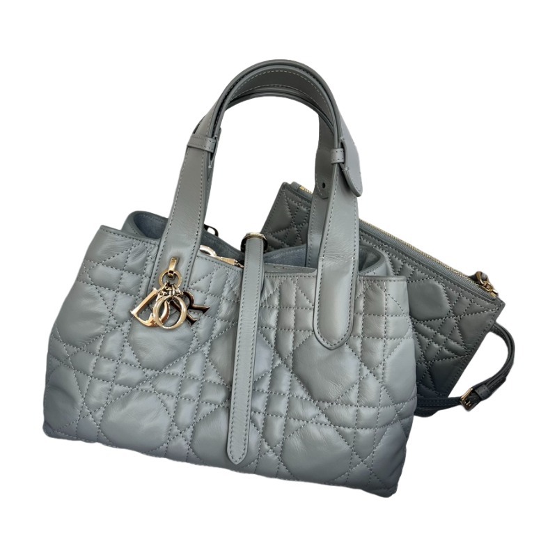 The Dior Toujours small cannage tote bag, affectionately known as the "softer version of the Princess Diana tote," is a popular and gentle workwear style in recent years.