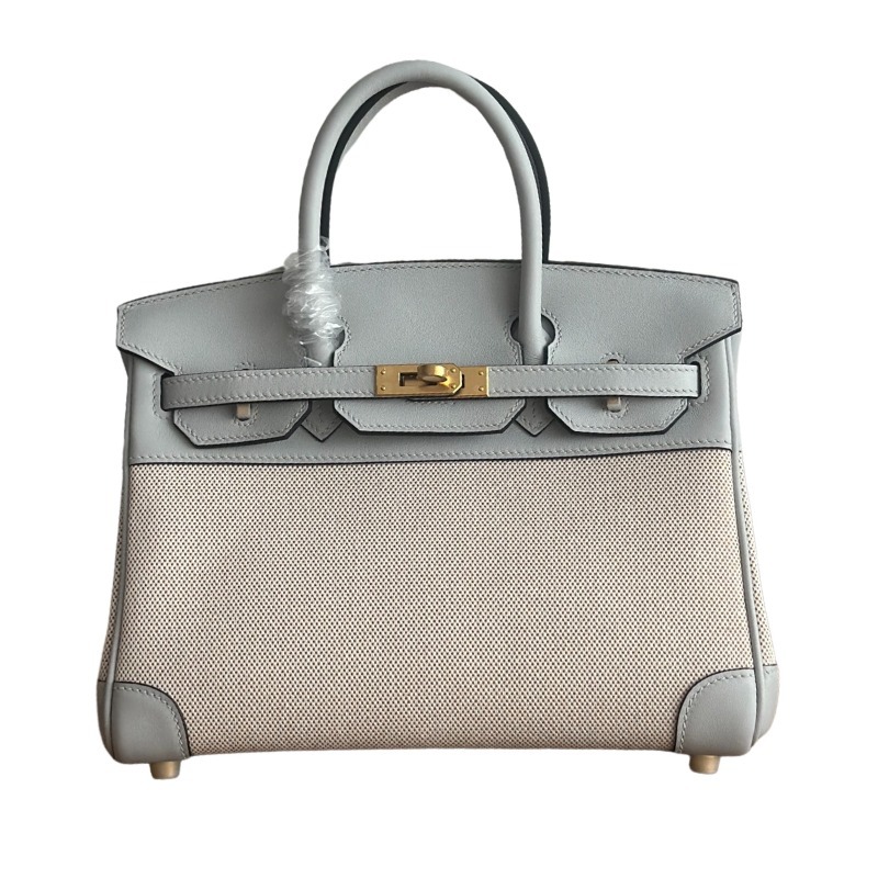 This light gray (glacier gray) canvas and leather Birkin-style tote bag has a gentle and refreshing overall feel, making it a perfect color combination for spring and summer.