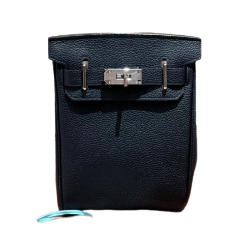 p335 Fashion item | Hermes bag I didn't know the fragrance of Hermes when I was young Hermes chest bag I really like it more and more now They are all bags suitable for going out on the street Easy to match all year round I feel that men's backs are ...