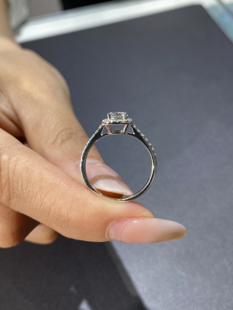 Round Diamond in Square Setting