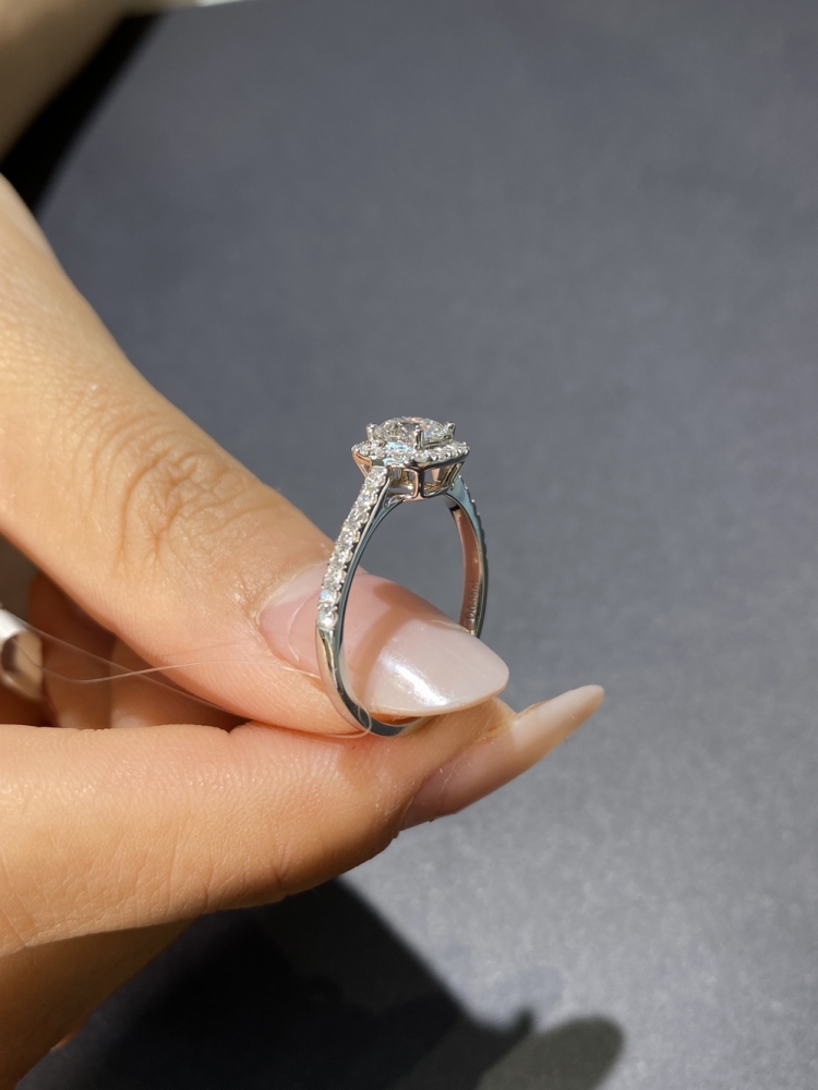 Round Diamond in Square Setting