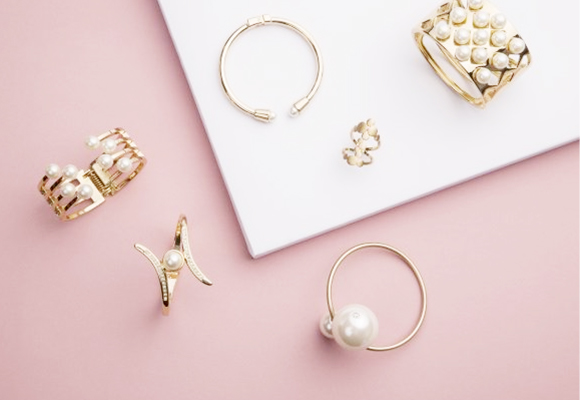 SUMMER IS HERE! THESE 7 ACCESSORIES LOOK STYLISH