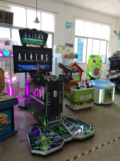 Lifun 42" Aliens Arcade Shooter with Dynamic Pedals & Dual Guns,MY SHOP,Lifun 42" Aliens Arcade Shooter with Dynamic Pedals & Dual Guns