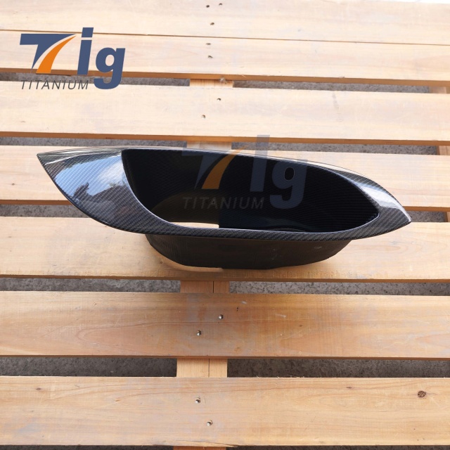 Dry Carbon Fiber Headlight Air Duct for BMW M3 E92