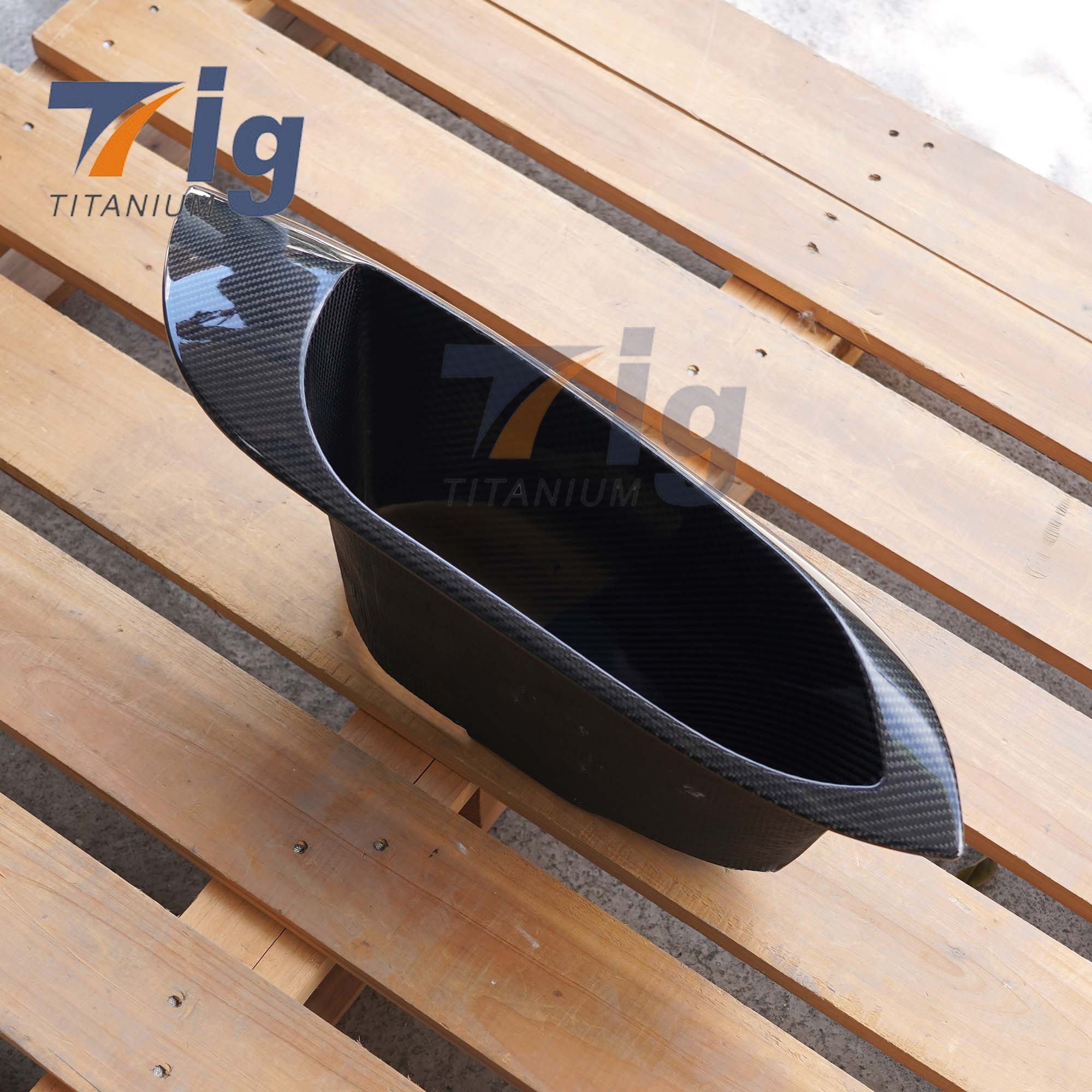 Dry Carbon Fiber Headlight Air Duct for BMW M3 E92