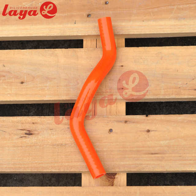 2011-2014 GM 6.6L DURAMAX PERFORMANCE SILICONE CAB TO ENGINE COOLANT HOSE