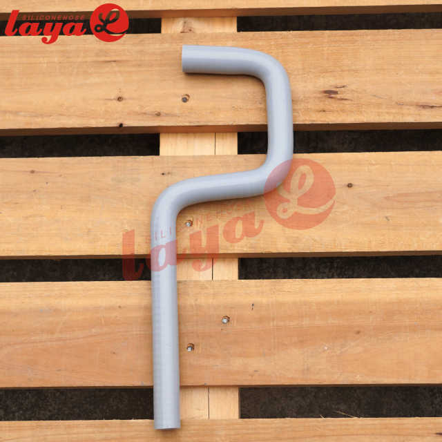 PERFORMANCE SILICONE EGR TO CAB COOLANT HOSE 2007.5-2010 GM 6.6L DURAMAX