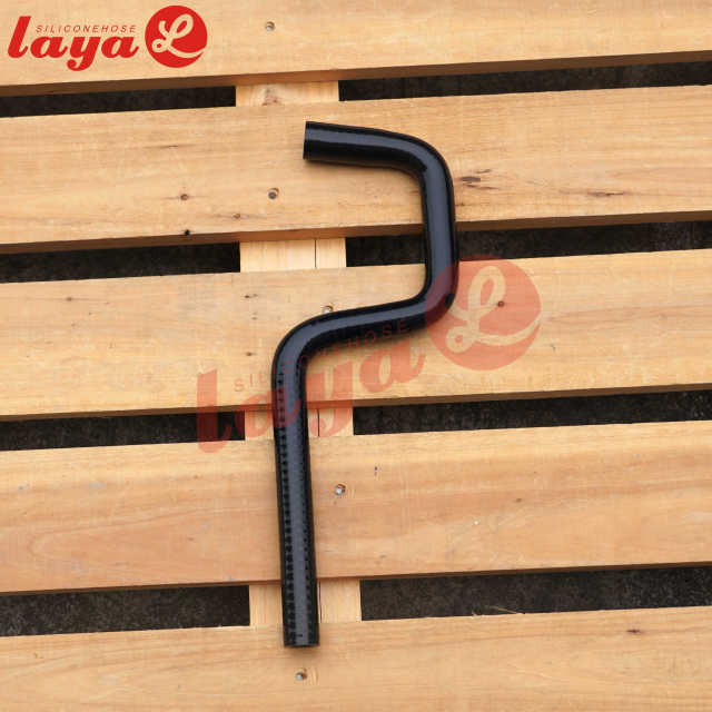PERFORMANCE SILICONE EGR TO CAB COOLANT HOSE 2007.5-2010 GM 6.6L DURAMAX