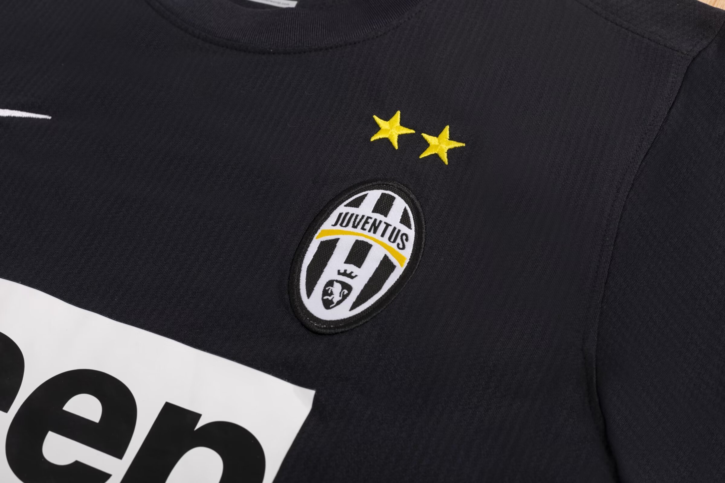 Retro 2012-13 Juventus away football jersey Retro