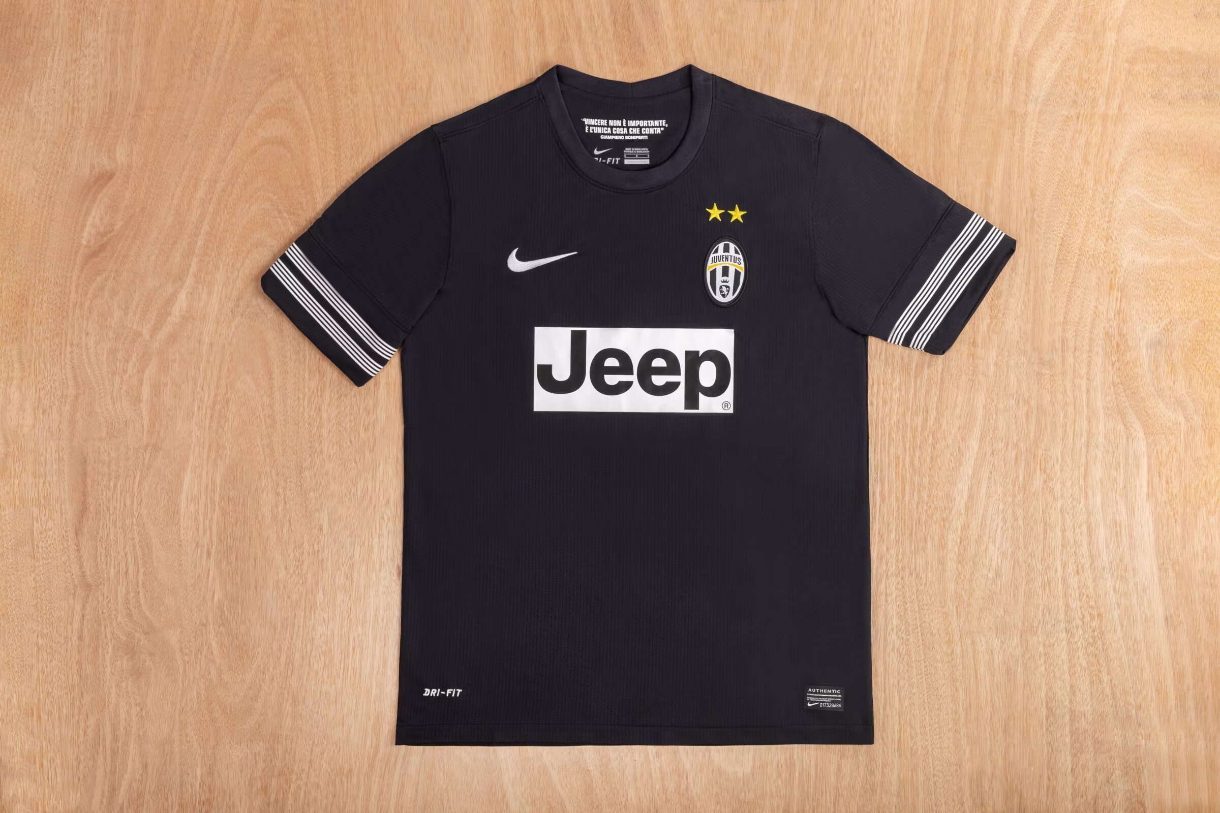 Retro 2012-13 Juventus away football jersey Retro