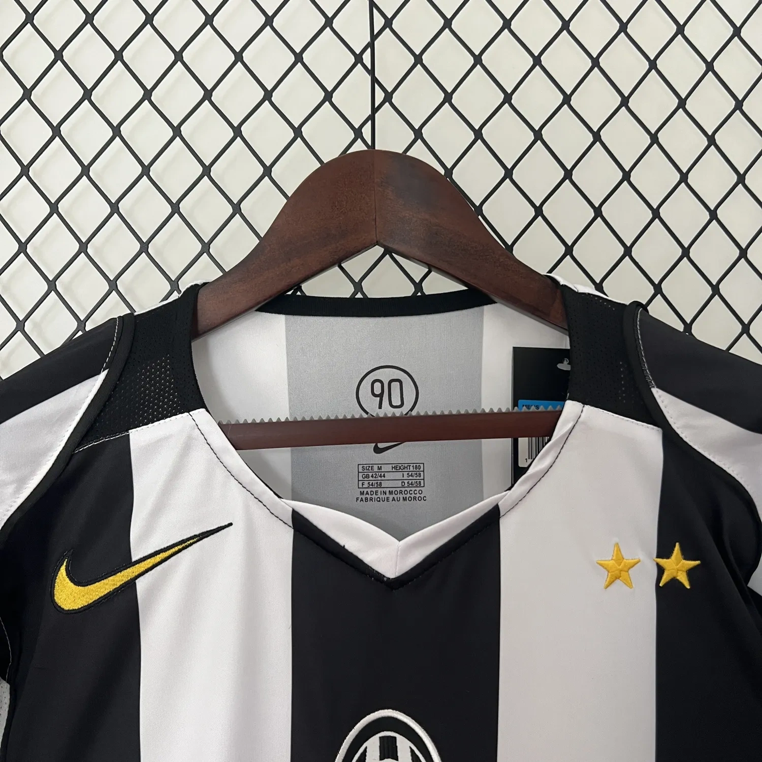 Retro 2004-05 Juventus home football jersey retro