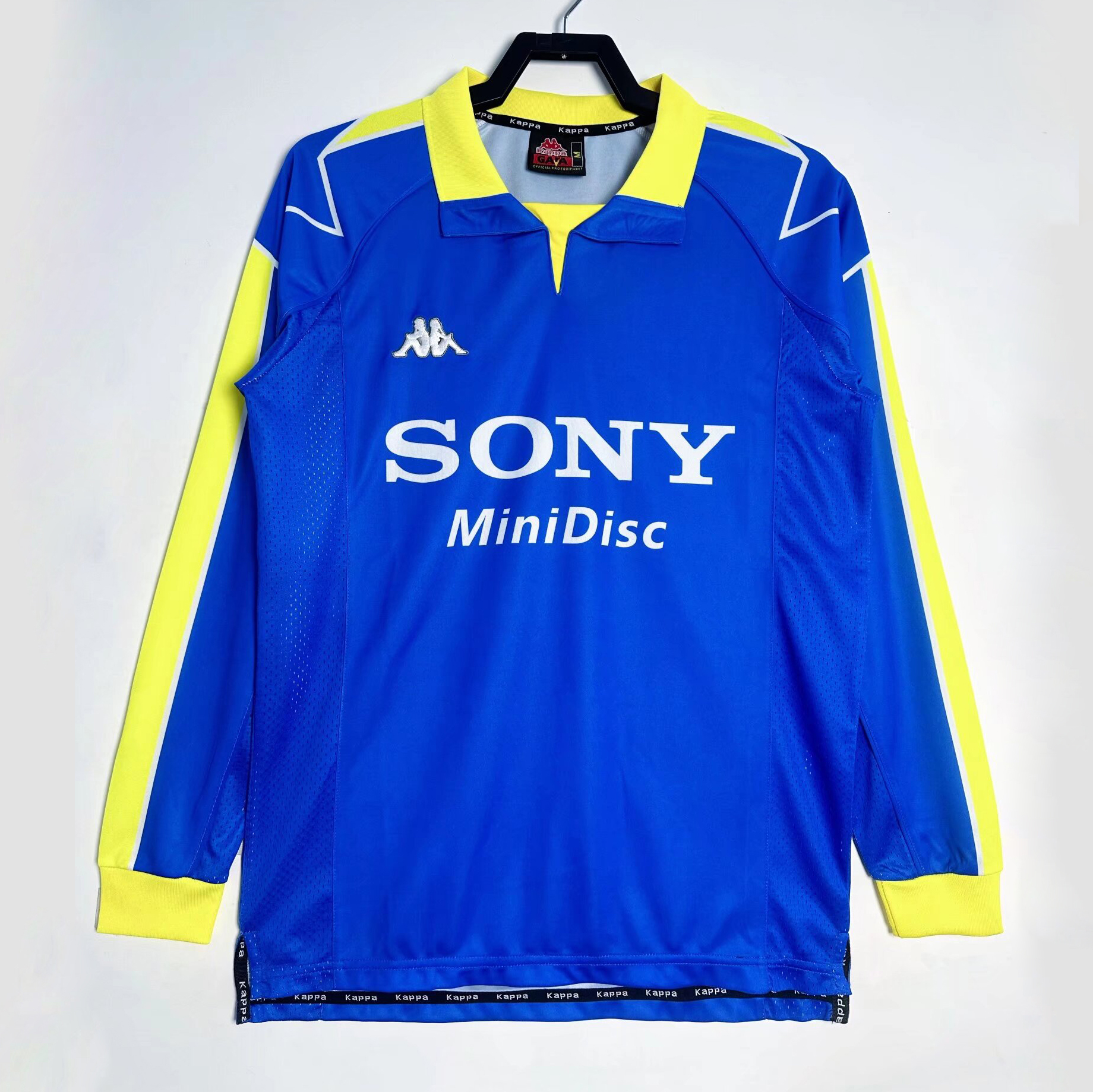 Retro 1997-99 Juventus away football jersey