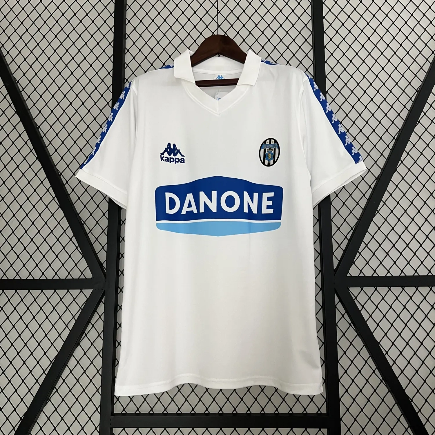 retro 1990-92 Juventus football jersey retro