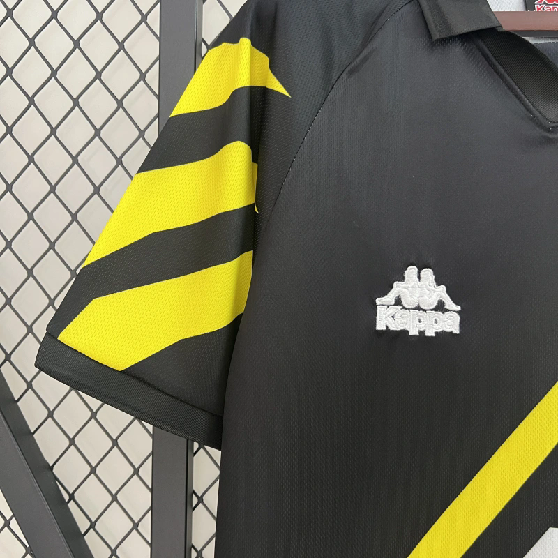 Retro 1996-97 Juventus third away football jersey