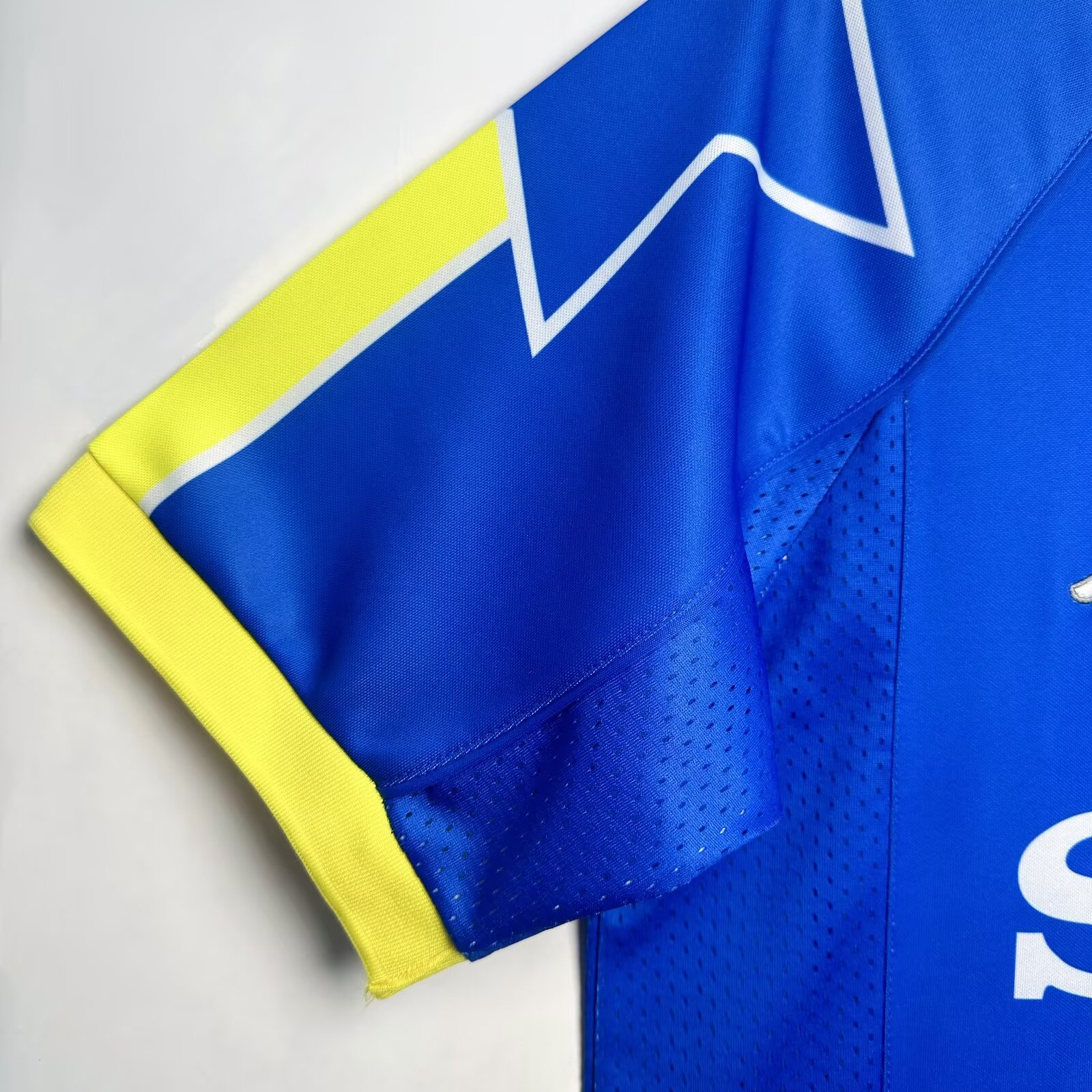 Retro 1997-99 Juventus away football jersey