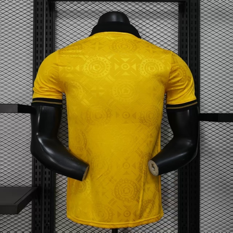 Player 2025-26 Wolves Home football jersey