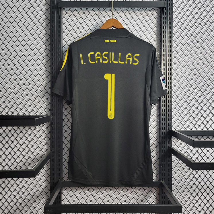 Retro 2011-12 Goalkeeper Real Madrid Goalkeeper  I. Casillas #1 Football jersey retro