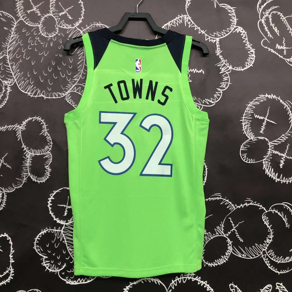 Minnesota Timberwolves Flying Man 32 Towns