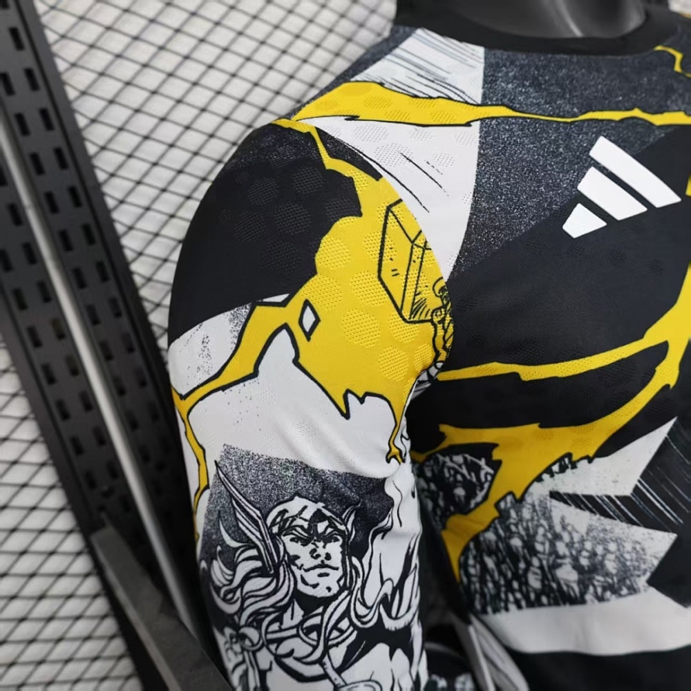 Player 2025-26 Real Madrid Marvel collaboration edition Long sleeves Football jersey