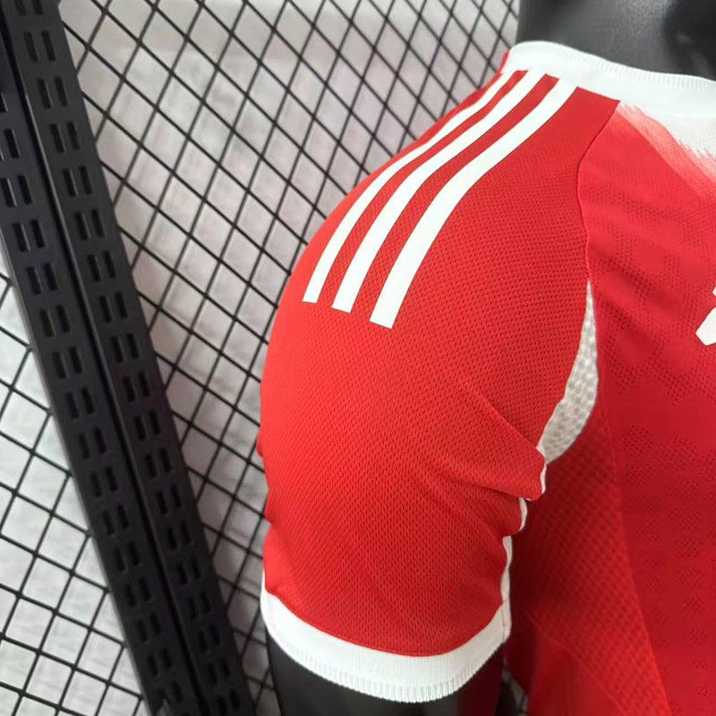 Player 2025-26 Bayern Munchen Home Football jersey