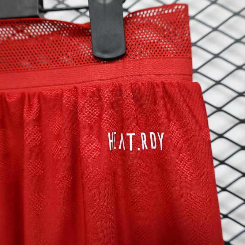 Player 2025-26 shorts Liverpool