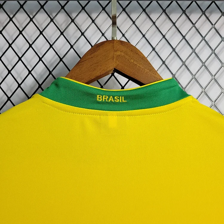 Retro 2006 Brazil home retro RONALDO Ronaldinho KAKA R.CARLOS CAFU ROBINHO Football jersey
