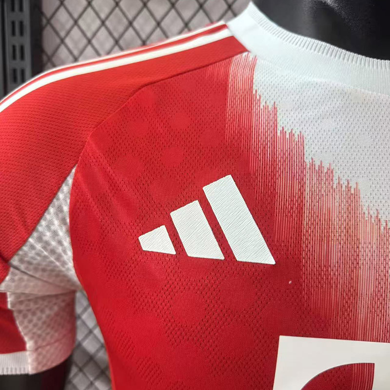 Player 2025-26 Bayern Munchen Home Football jersey