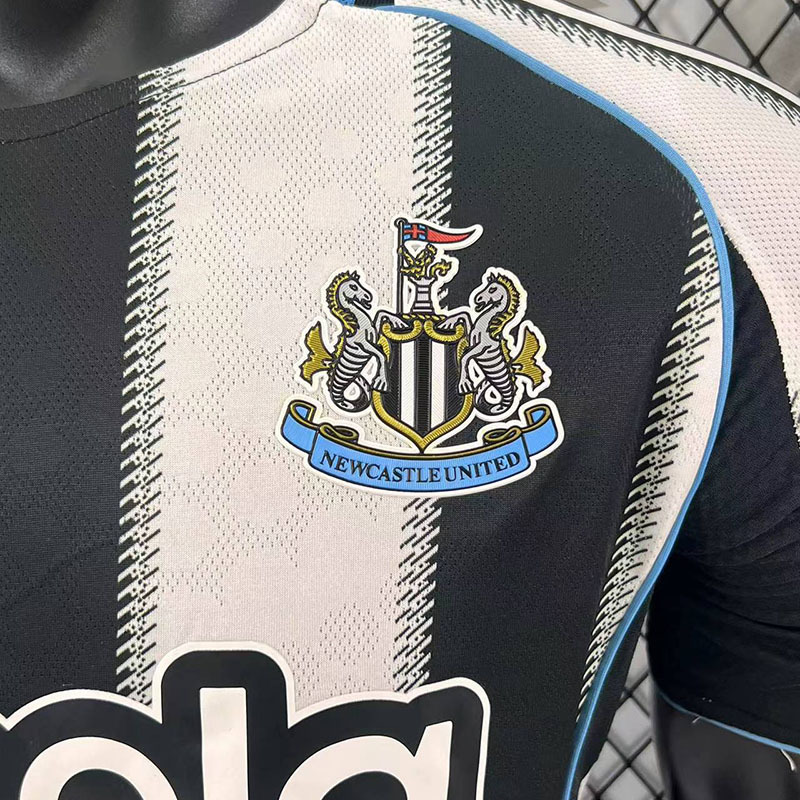 Player 2025-26 Newcastle Home Football jersey