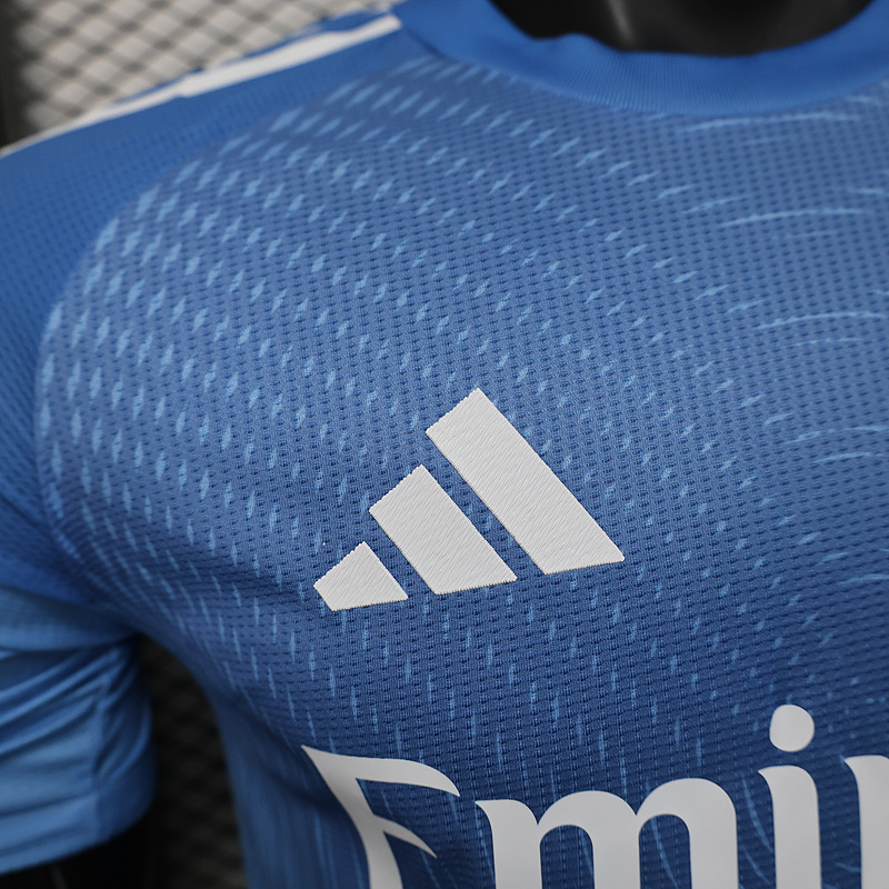 Player 2025-26 Real Madrid goalkeeper Football jersey