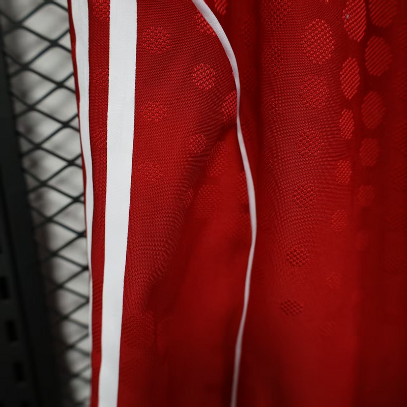 Player 2025-26 shorts Liverpool