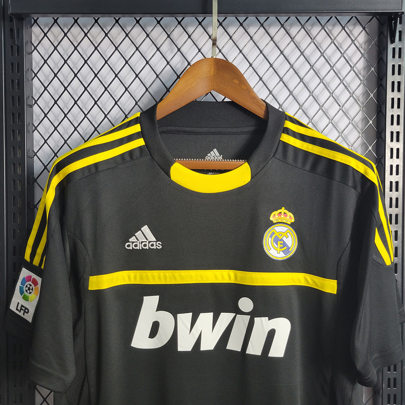 Retro 2011-12 Goalkeeper Real Madrid Goalkeeper  I. Casillas #1 Football jersey retro