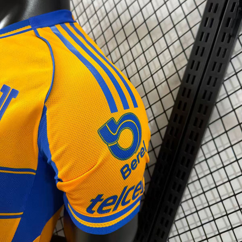 PLAYER 2025-26 Tigres UANL Home Football jersey