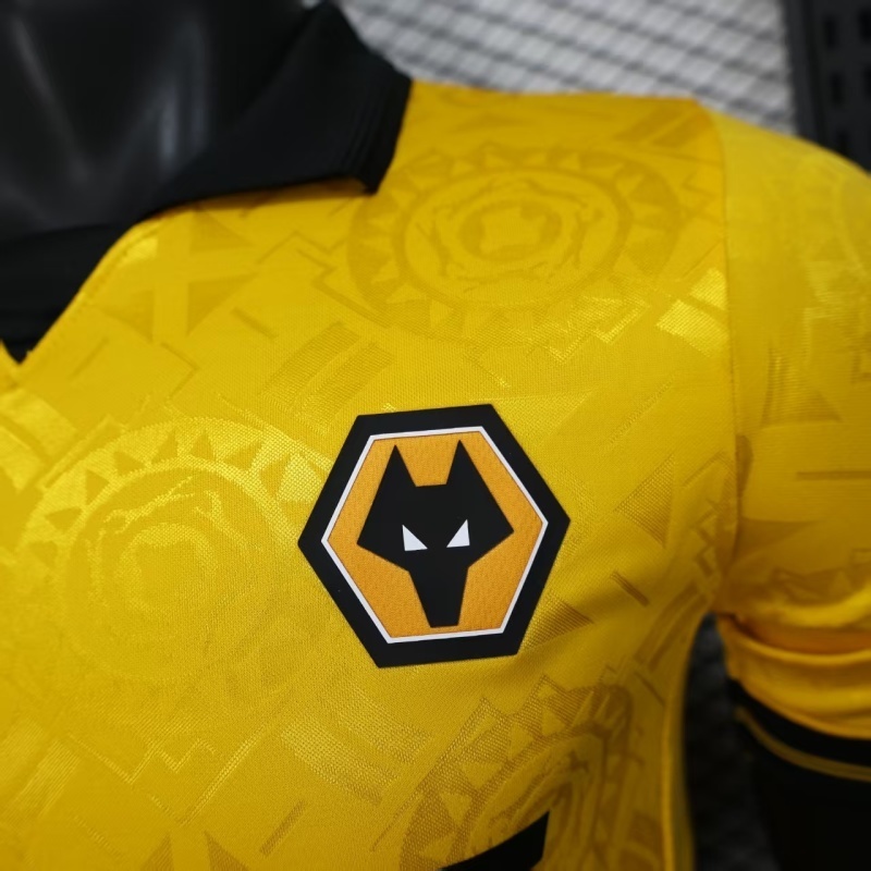 Player 2025-26 Wolves Home football jersey
