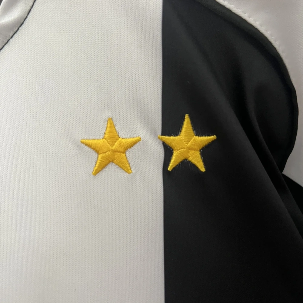 Retro 2004-05 Juventus home football jersey retro