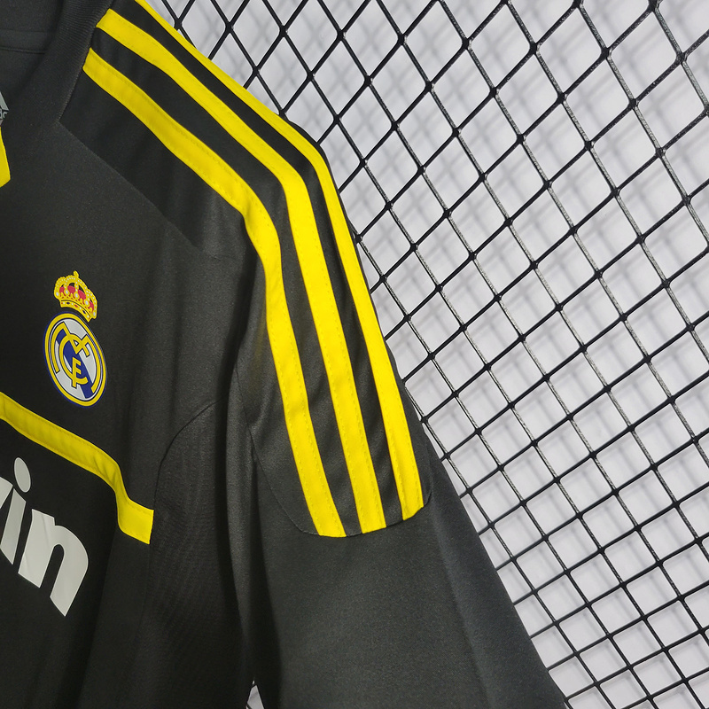 Retro 2011-12 Goalkeeper Real Madrid Goalkeeper  I. Casillas #1 Football jersey retro