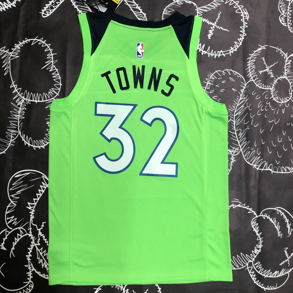 Minnesota Timberwolves Flying Man 32 Towns