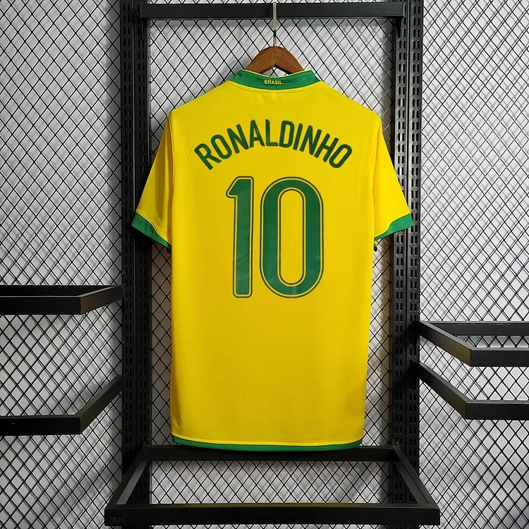 Retro 2006 Brazil home retro RONALDO Ronaldinho KAKA R.CARLOS CAFU ROBINHO Football jersey