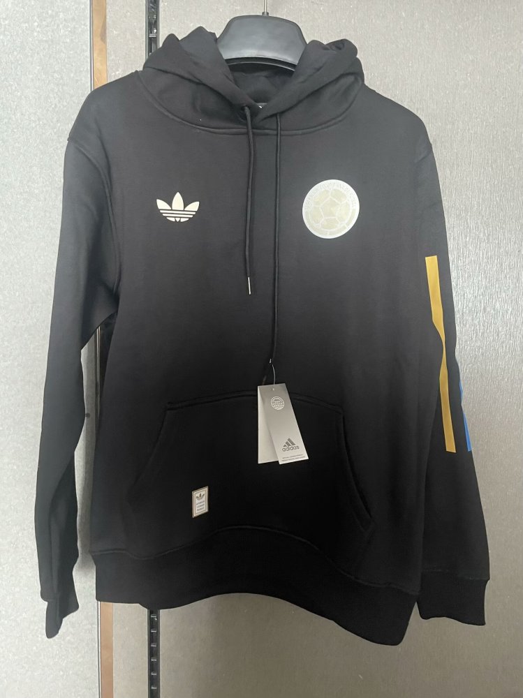 2024/25 Colombia Black casual sweater.