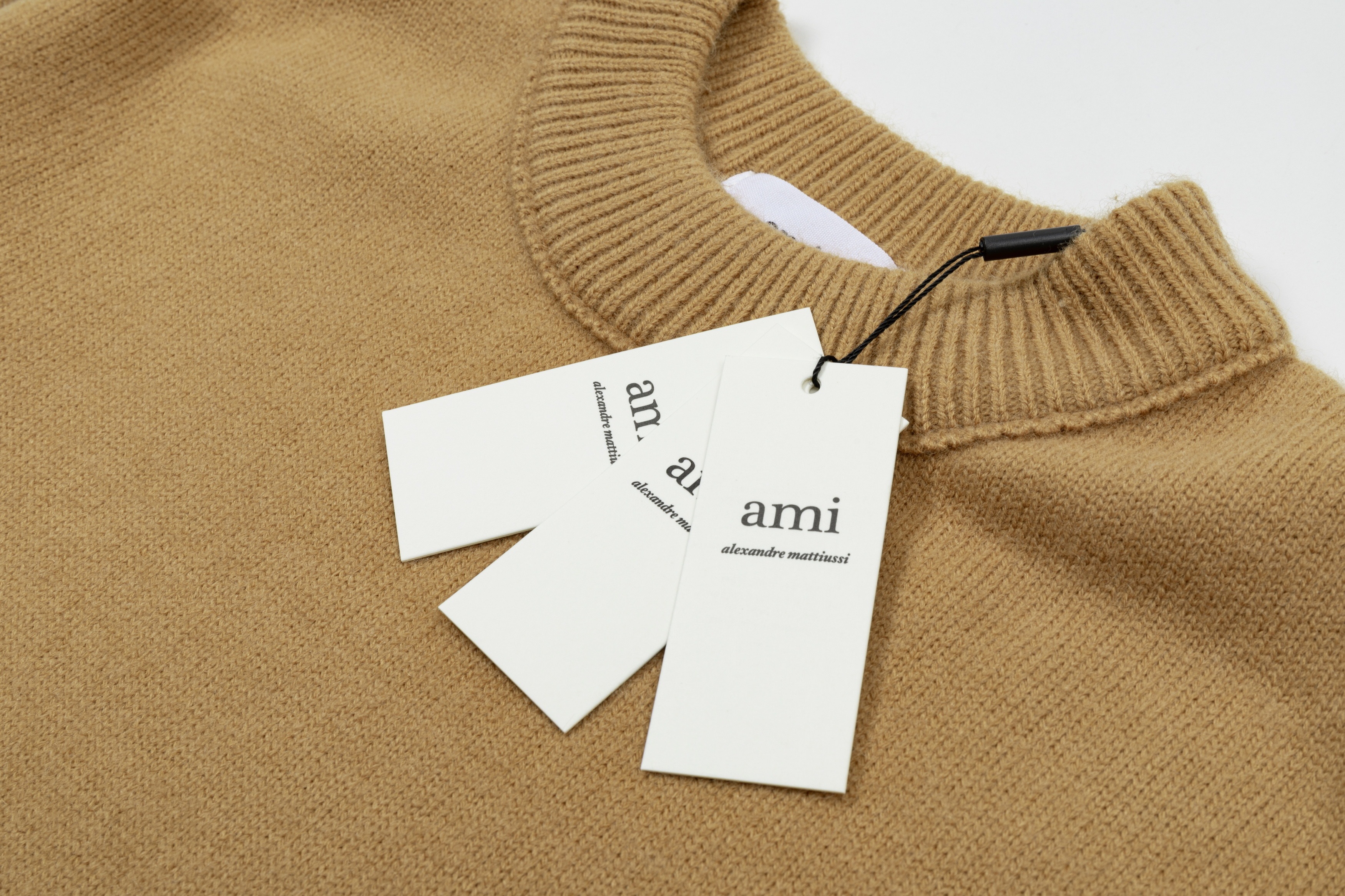 ami Unisex Sweater #AM-005