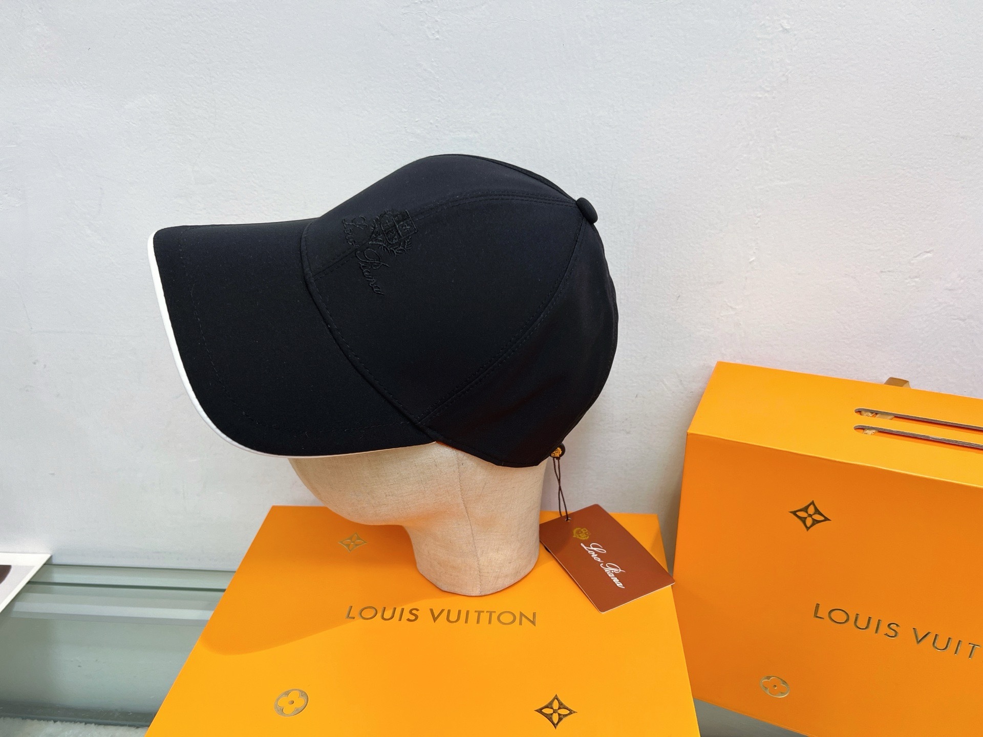 Loro Piana #LP-001