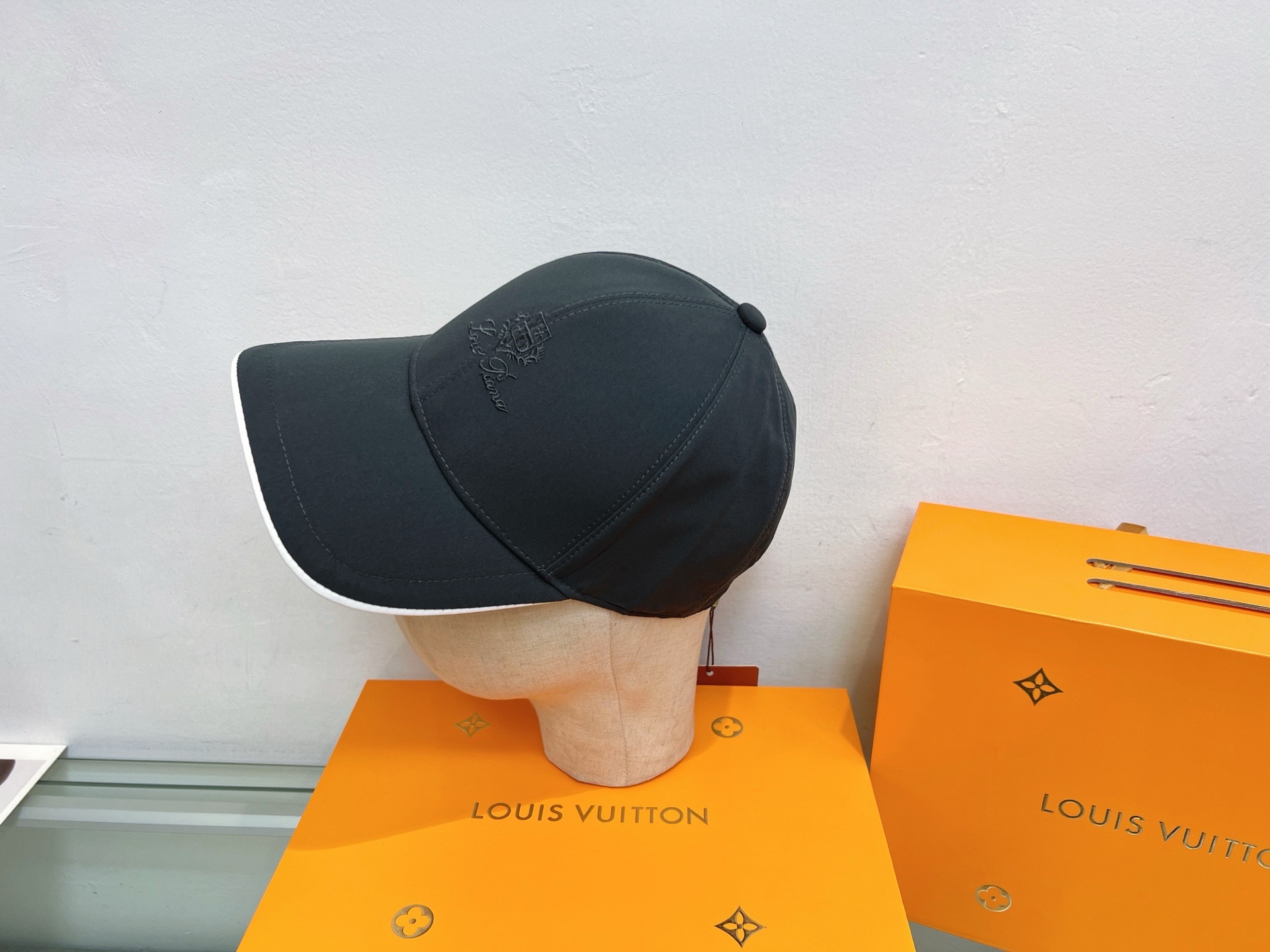 Loro Piana #LP-001