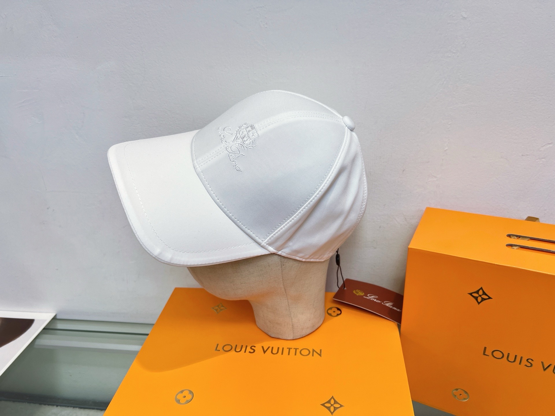 Loro Piana #LP-001