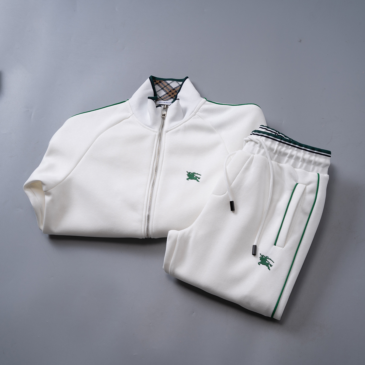 Burberry Men's Tracksuit BU-017