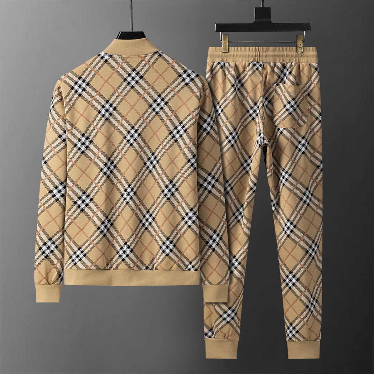 Burberry Men's Tracksuit BU-016