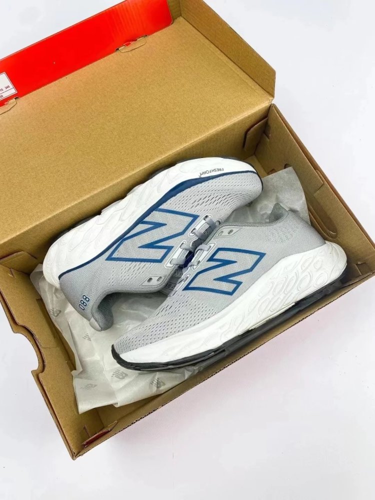 Rush to spot goods ❗ 【 Only selling original shoes 】 Stable support, suitable for running, fully upgraded! NB New Balance Fresh Foam X M880 v14 series ultra lightweight low cut casual sports running shoes with "light gray and hidden blue mesh" M880S13