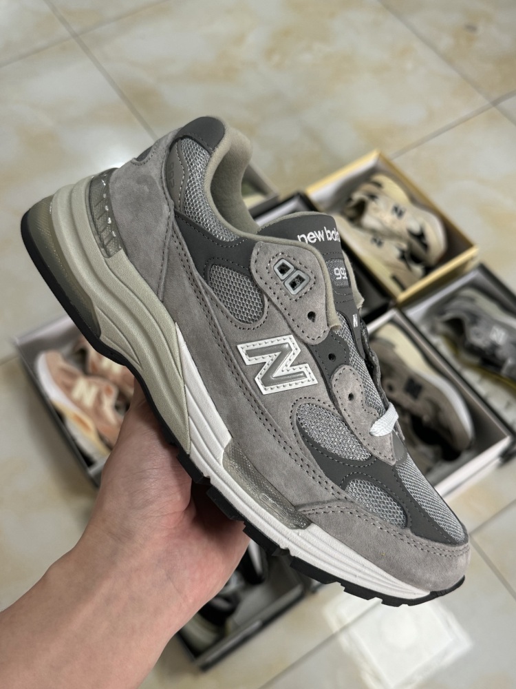 New Balance NB992