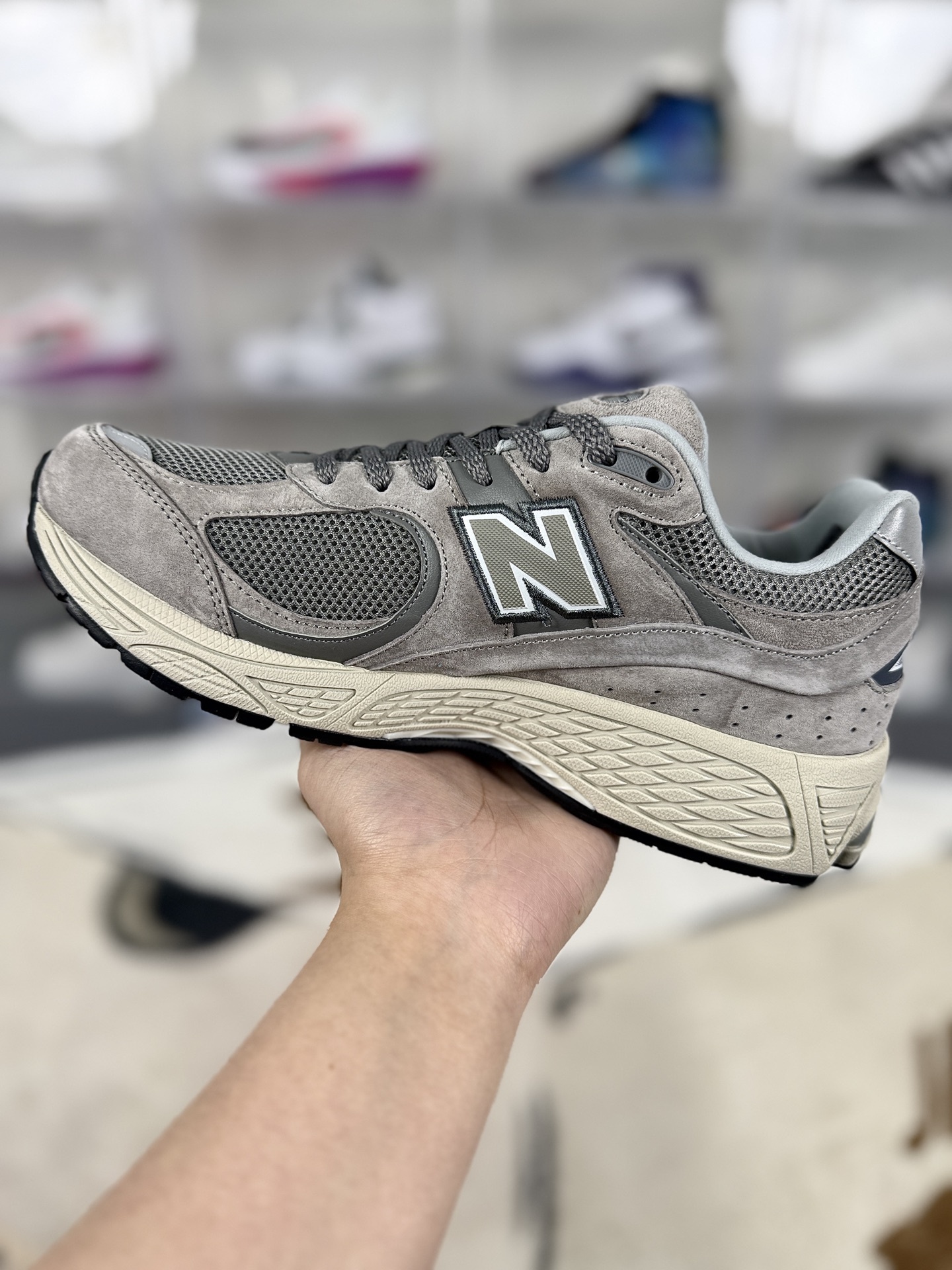 New Balance NB2002R