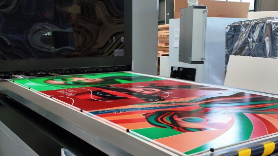 How large is the speed gap between the DREAMS One Pass high-speed UV flatbed printer and conventional scanning UV printers? Full analysis of the core reasons behind the disparity