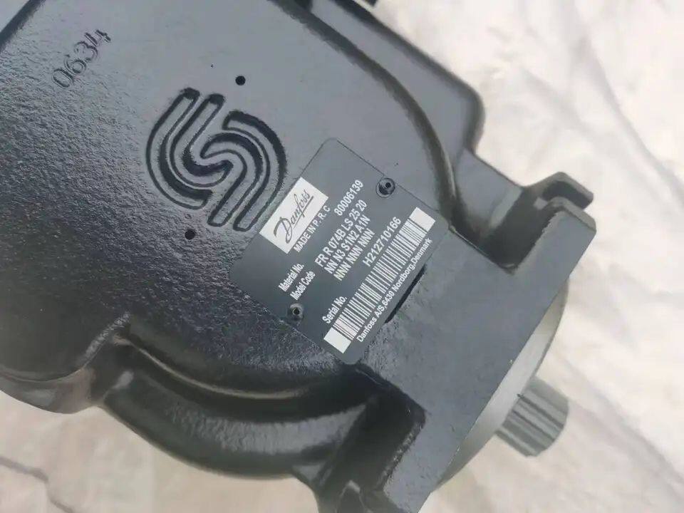 萨澳丹佛斯泵FRR090CLS2525NNN3S1B2A1NNN高压液压泵柱塞泵油泵